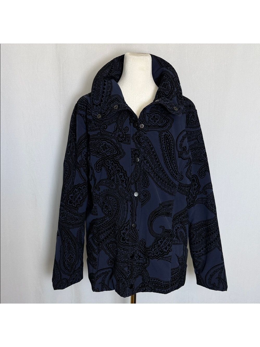 Chico’s Zenergy Neema Flocked Jacket Deep Navy Lined Size 2 US L/XL Pockets